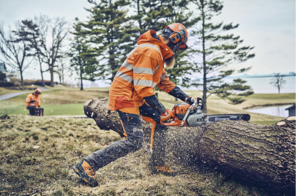 Husqvarna Chainsaw 562XP 60cc 4.7hp 20" Bar - Image 2